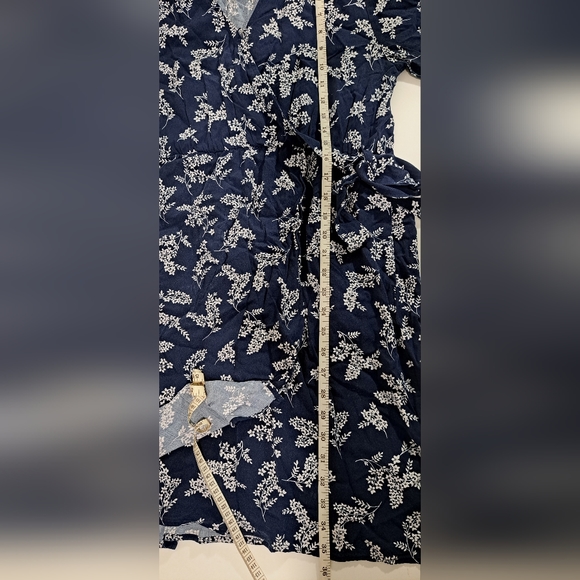 Gap Long Sleeve Surplice Faux Wrap Blue and White Floral Print Dress Size Medium - Picture 7 of 9